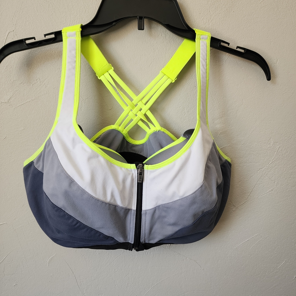 Women's VSX Sports Bra Size 36DD